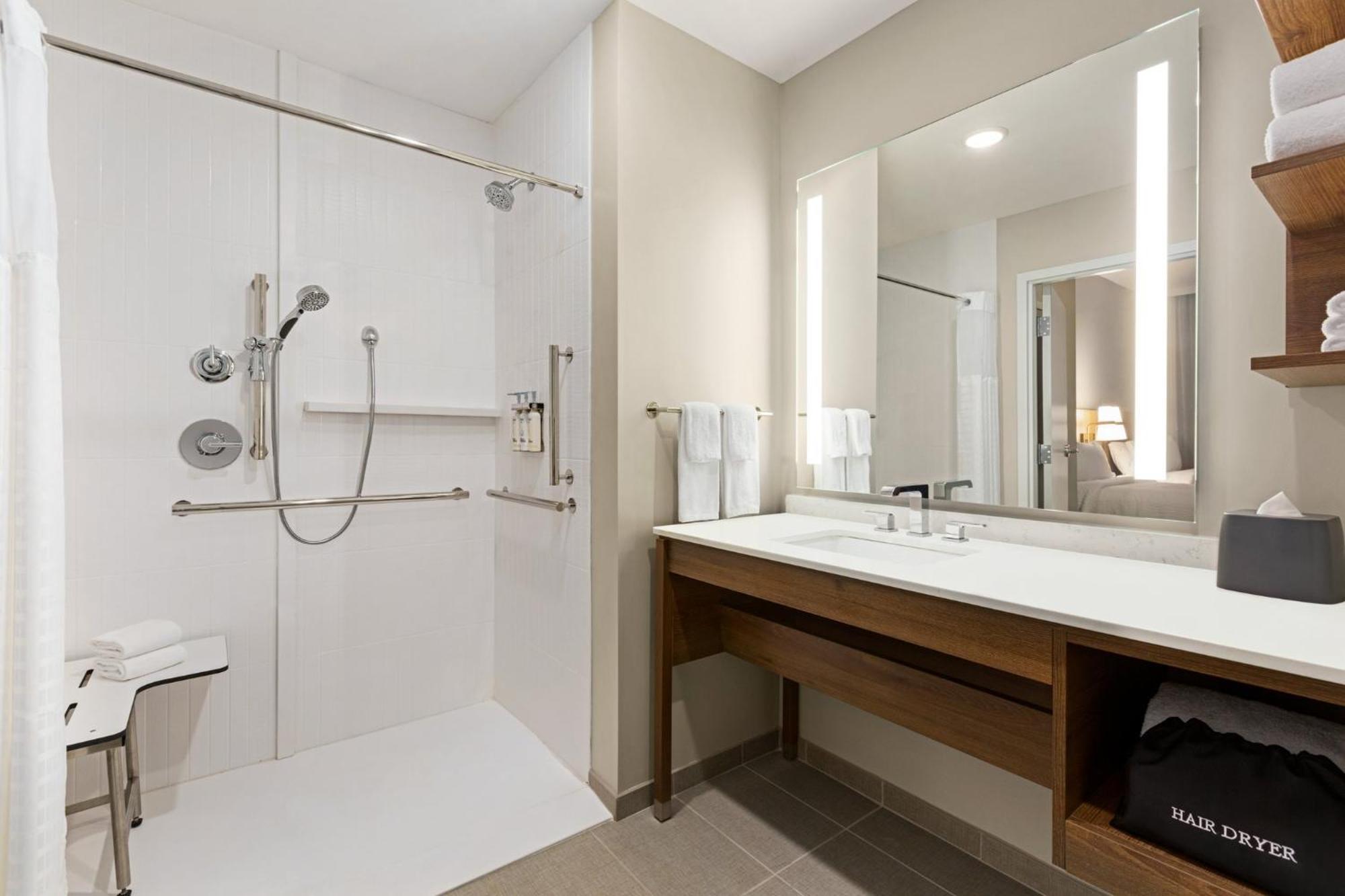 Staybridge By Ihg Hotel 3*